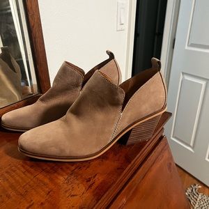 Lucky Brand Fayth 2 Tan Ankle Booties Size 9